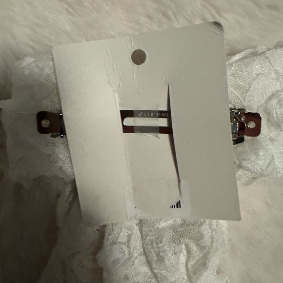 Francesca's Collections White Lace Bow with Pearl Charm with beautiful 3D Roses - Picture 5 of 5